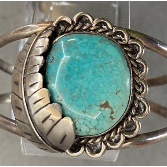 Vintage & Authentic Silver & Turquoise Bracelet Large 3/4" cabochon - Picture 1 of 11